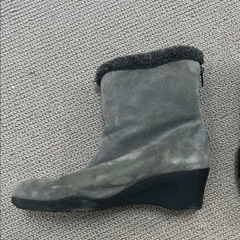 AEROSOLES Gray Ankle Boots with Black Trim - Picture 5 of 8